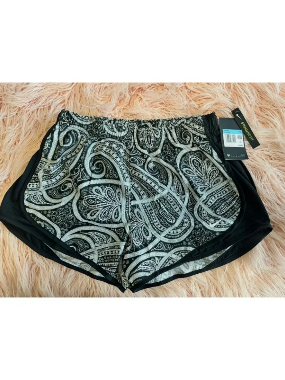 NWT Women Nike Tempo Paisley Print Shorts Athletic Shorts